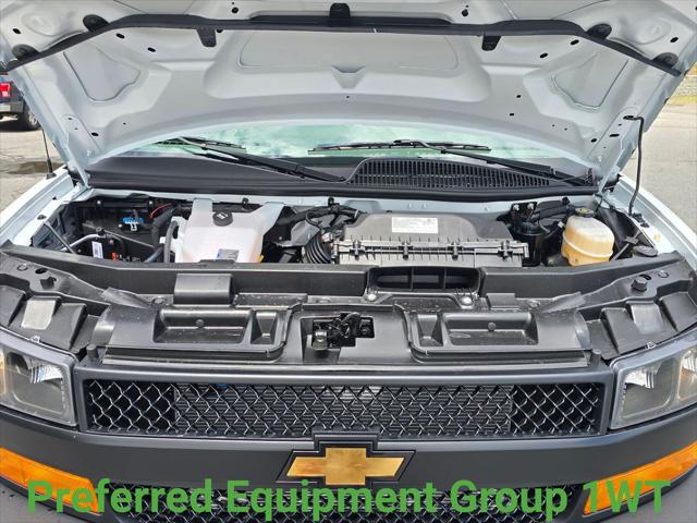 2026 Chevrolet Express Cargo Van 2500 Extended Wheelbase, WT, RWD