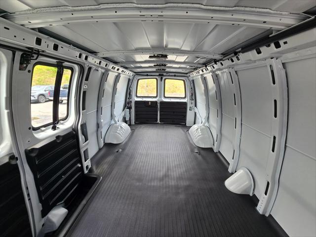 2026 Chevrolet Express Cargo Van 2500 Extended Wheelbase, WT, RWD