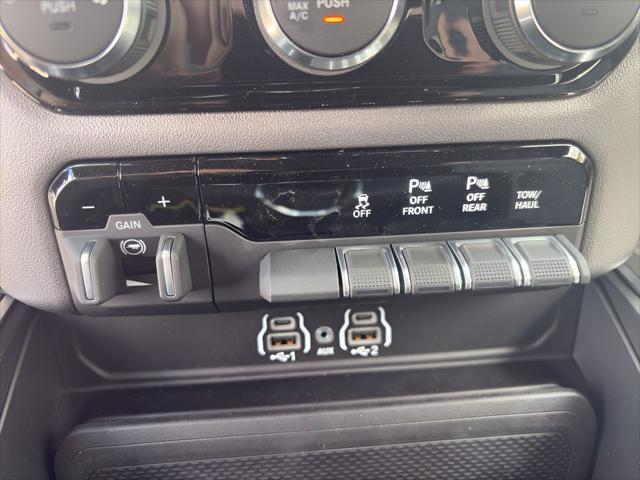 2026 Ram 1500 Big Horn Crew Cab 4x4 5'7" Box