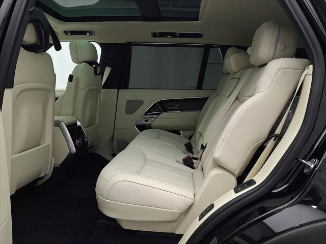 2026 Land Rover Range Rover P400 SE 7 Seat