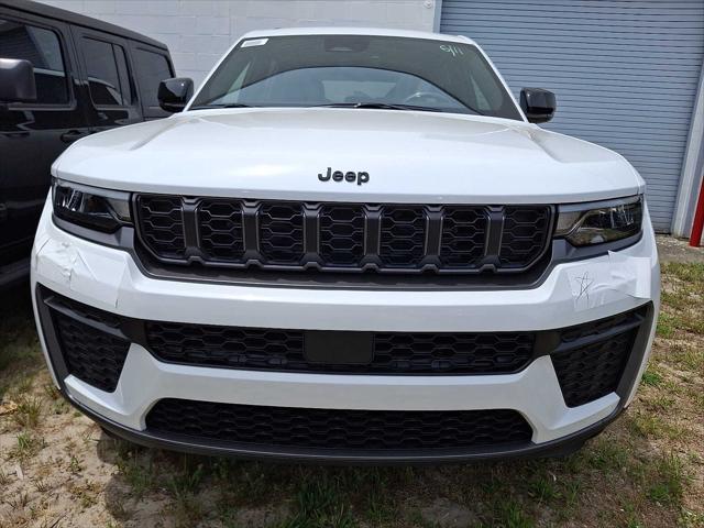 2026 Jeep Grand Cherokee L GRAND CHEROKEE L LAREDO ALTITUDE 4X4