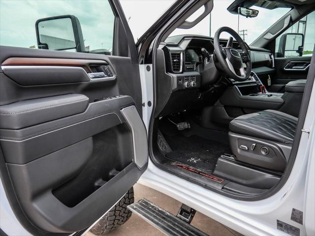 2026 GMC Sierra 2500HD Crew Cab, Standard Bed, Denali, 4WD