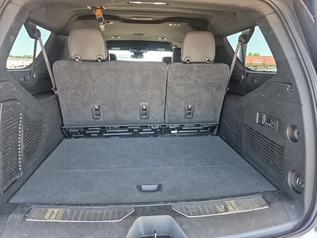 2023 Chevrolet Suburban 4WD Premier