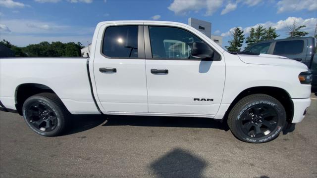 2026 RAM 1500 RAM 1500 EXPRESS QUAD CAB 4X4 64 BOX