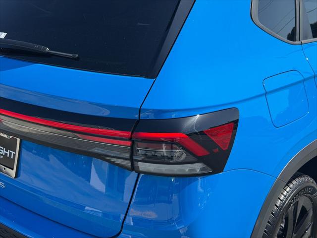 2026 Volkswagen Taos SE Black