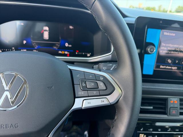 2026 Volkswagen Taos SE Black