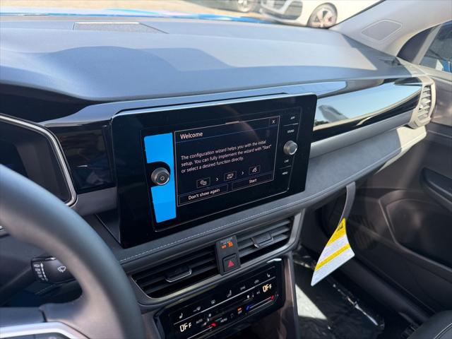 2026 Volkswagen Taos SE Black
