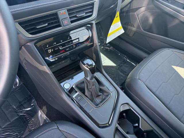2026 Volkswagen Taos SE Black