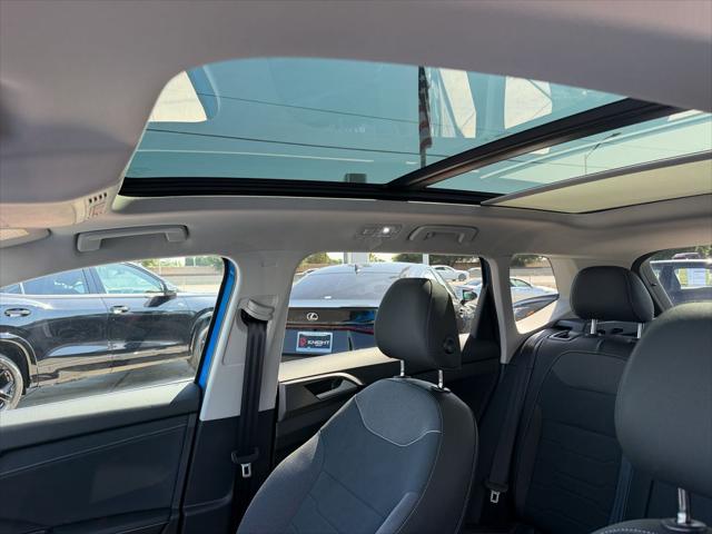 2026 Volkswagen Taos SE Black