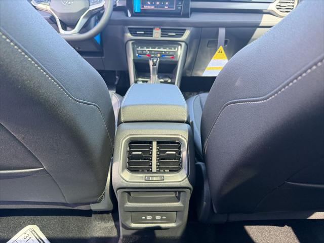 2026 Volkswagen Taos SE Black
