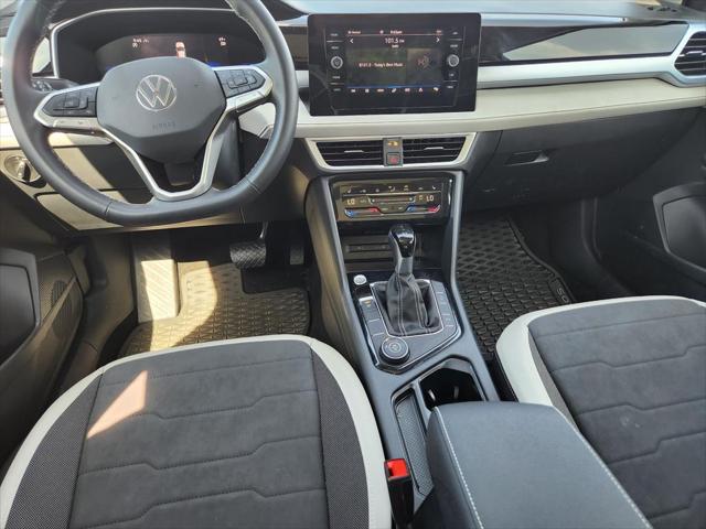 2025 Volkswagen Taos 1.5T SE