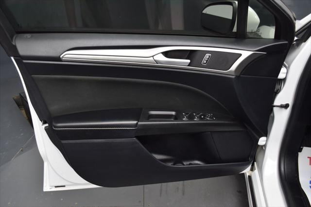 2020 Ford Fusion SE