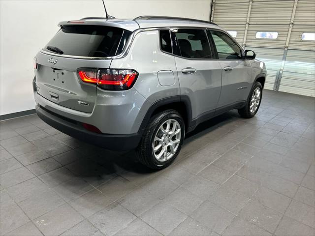 2023 Jeep Compass Latitude Lux FWD 2023 Jeep Compass Latitude Lux FWD