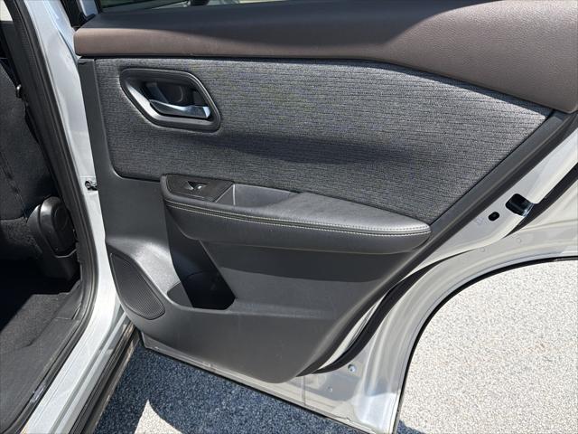 2021 Nissan Rogue SV FWD