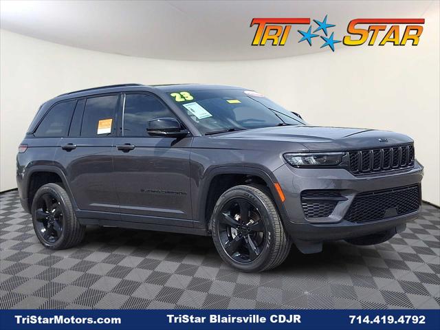 2023 Jeep Grand Cherokee Altitude 4x4 2023 Jeep Grand Cherokee Altitude 4x4
