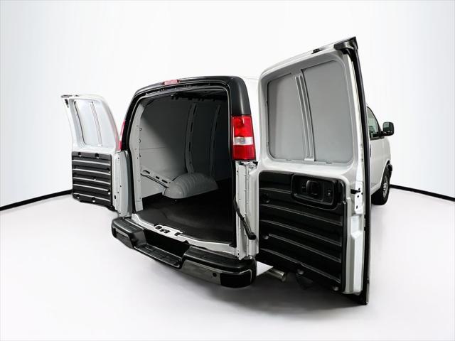 2026 GMC Savana Cargo 3500 Regular Wheelbase, Work Van, RWD