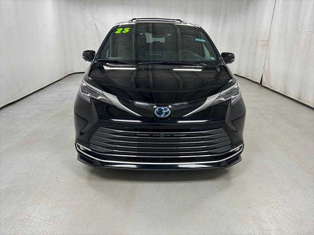 2025 Toyota Sienna Platinum 2025 Toyota Sienna Platinum