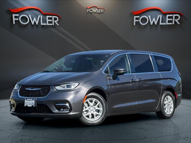 2023 Chrysler Pacifica Touring L for sale in Ukiah, CA