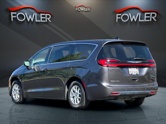 2023 Chrysler Pacifica Touring L
