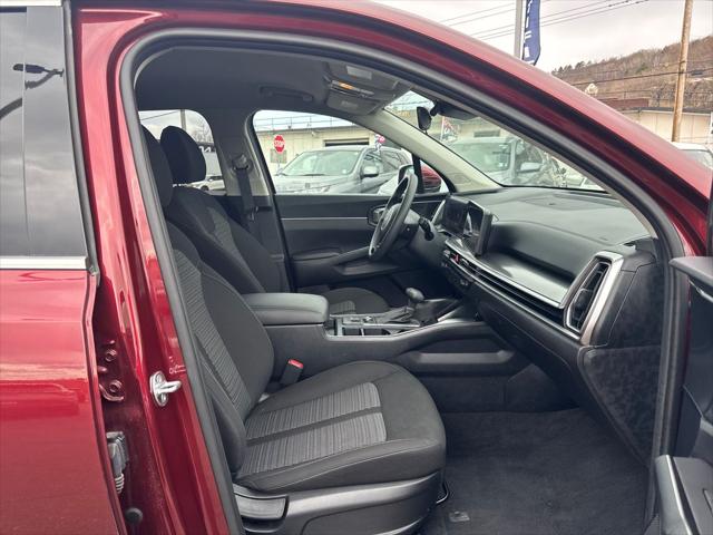 2025 Kia Sorento LX