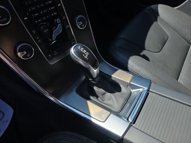 2014 Volvo XC60 3.0L R-Design Premier Plus