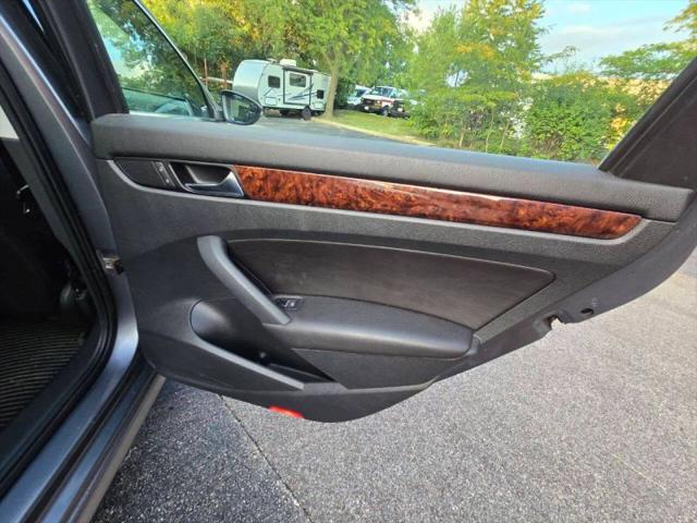 2012 Volkswagen Passat 2.0L TDI SEL Premium