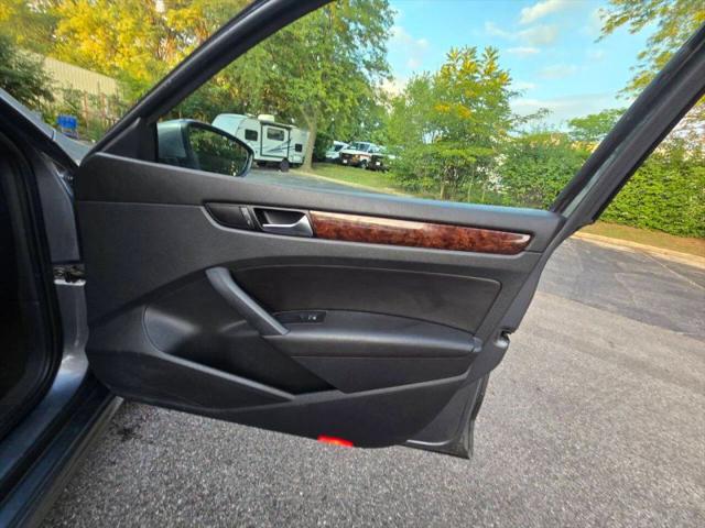2012 Volkswagen Passat 2.0L TDI SEL Premium