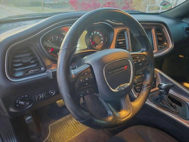 2016 Dodge Challenger SXT