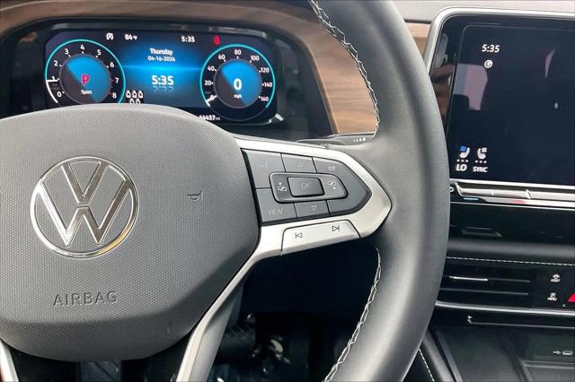 2024 Volkswagen Atlas 2.0T SE w/Technology