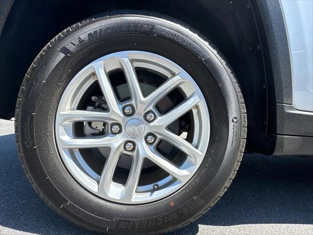 2025 Jeep Grand Cherokee Laredo X 4x2