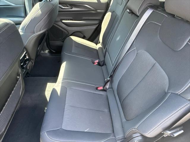 2025 Jeep Grand Cherokee Laredo X 4x2