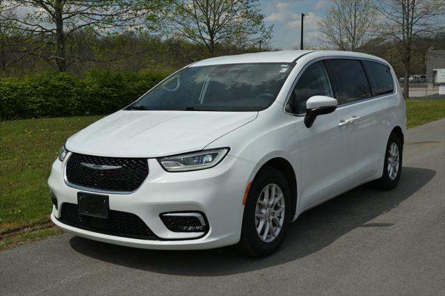 2023 Chrysler Pacifica Touring L for sale in Hermitage, PA