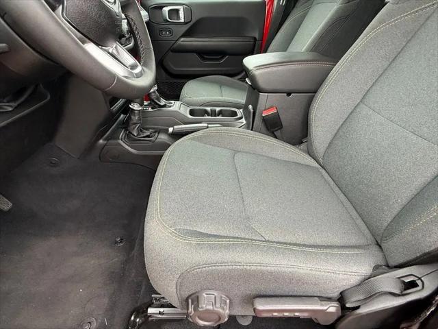2025 Jeep Wrangler 4-Door Sahara 4x4