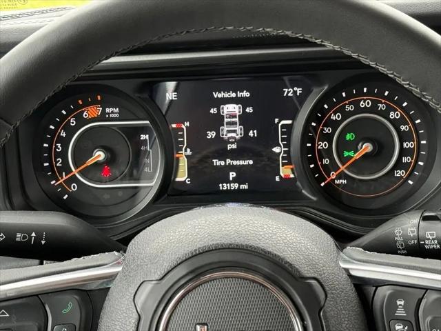 2025 Jeep Wrangler 4-Door Sahara 4x4