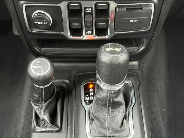 2025 Jeep Wrangler 4-Door Sahara 4x4