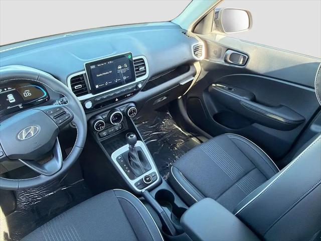 2026 Hyundai Venue SEL w/Two-Tone Roof