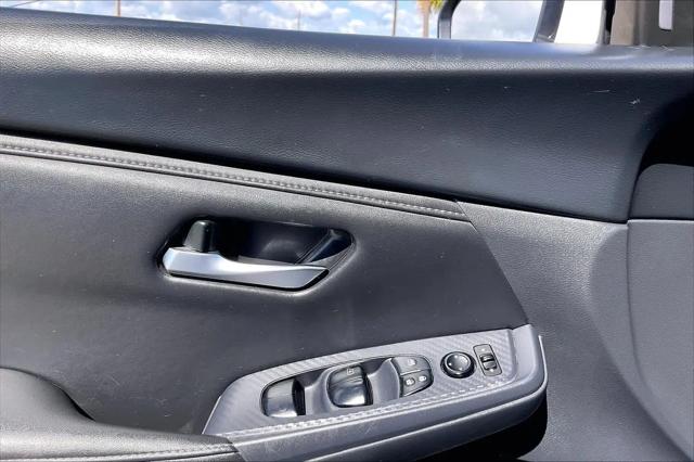 2024 Nissan Sentra SV Xtronic CVT
