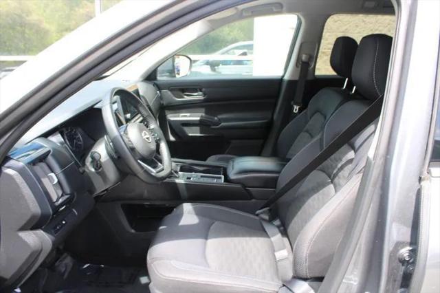 2023 Nissan Pathfinder SV FWD