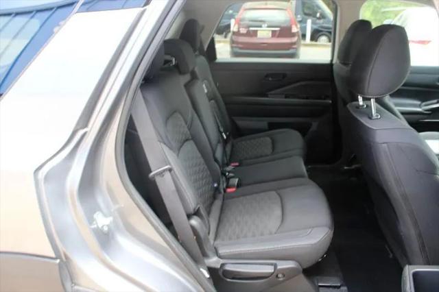2023 Nissan Pathfinder SV FWD