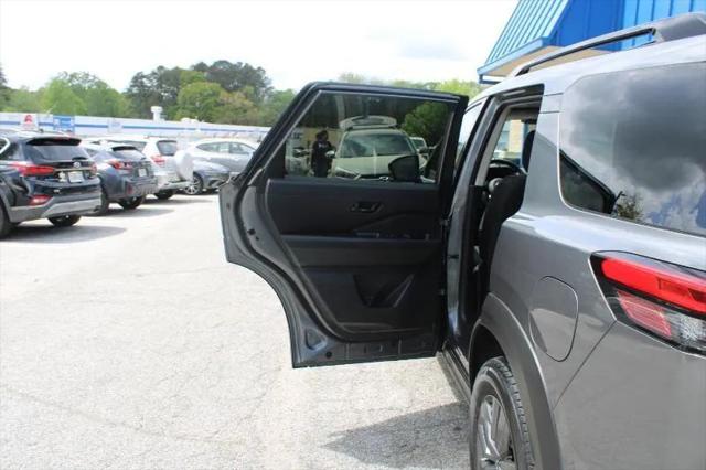 2023 Nissan Pathfinder SV FWD