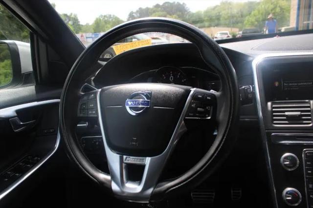 2017 Volvo XC60 T6 R-Design