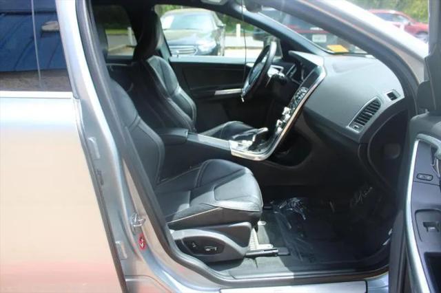 2017 Volvo XC60 T6 R-Design