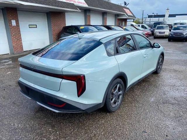 2025 Kia K4 LXS