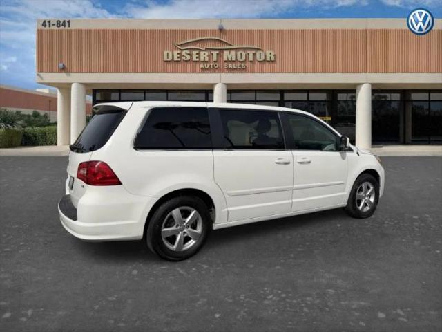 2010 Volkswagen Routan SE
