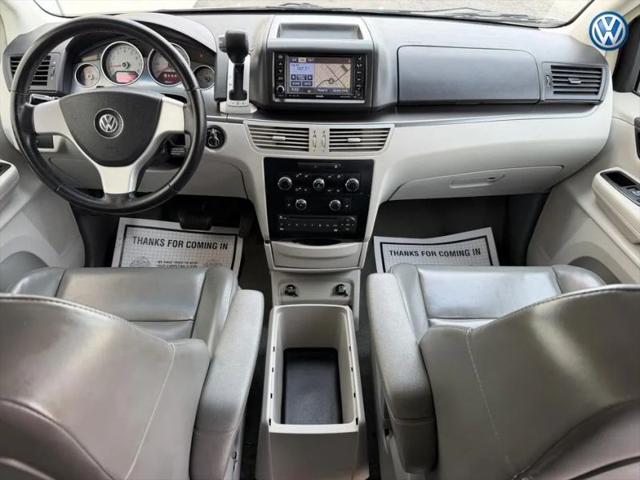 2010 Volkswagen Routan SE