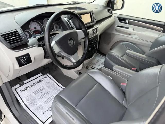2010 Volkswagen Routan SE