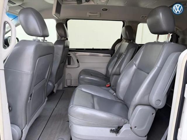 2010 Volkswagen Routan SE