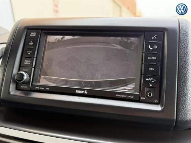 2010 Volkswagen Routan SE