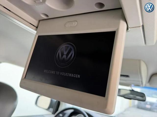 2010 Volkswagen Routan SE