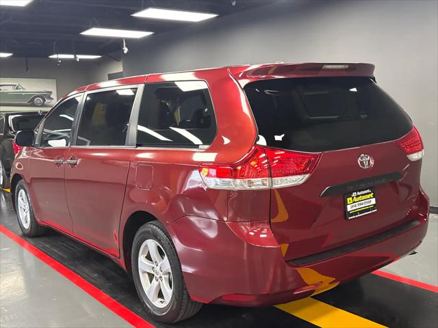 2011 Toyota Sienna LE